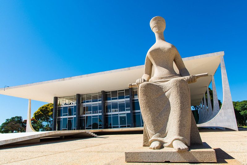 Estátua A Justiça diante do Supremo Tribunal Federal, em Brasília